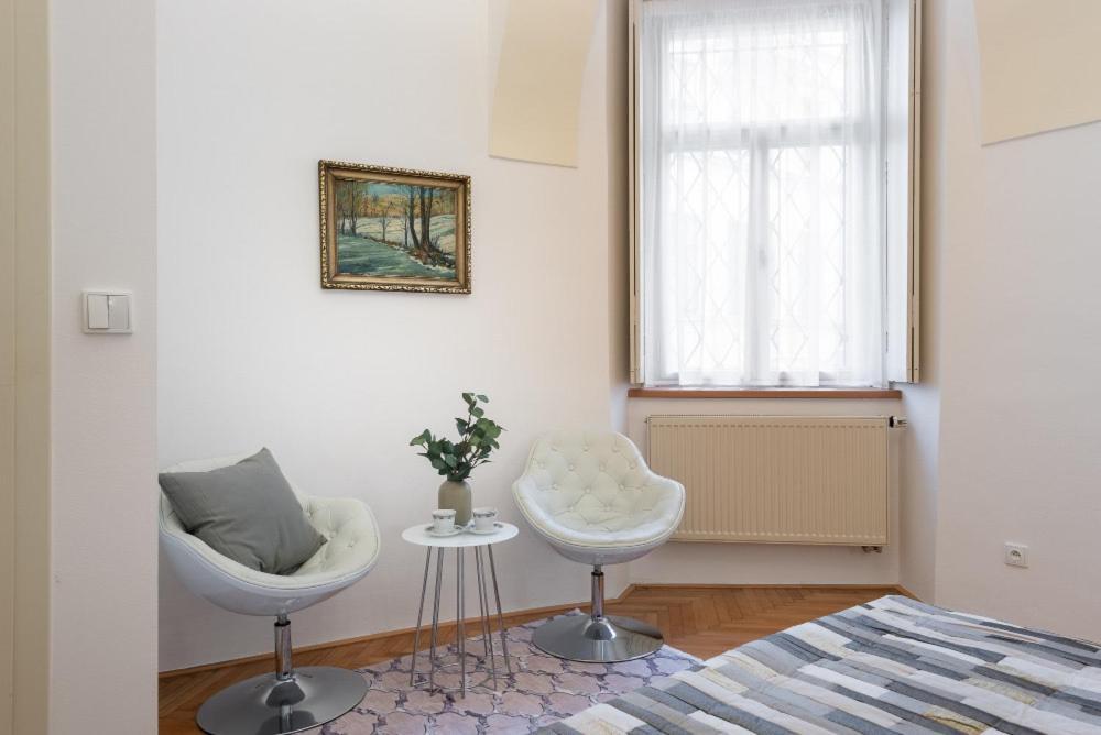Rose Apartments / Romantic & Cozy / City Center Praga Exterior foto
